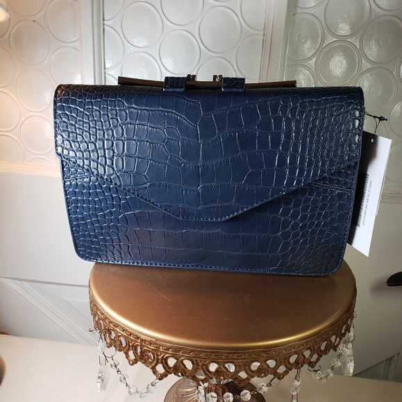 NWT JustFab clutch in Vegan leather with additional shoulder strap (chain) - Picture 1 of 11